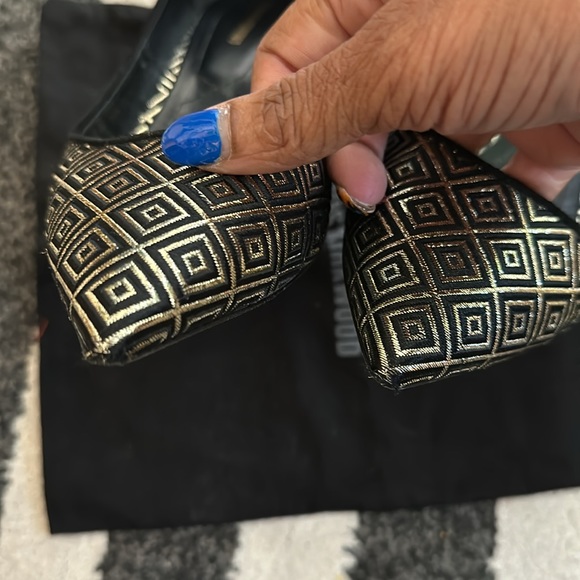 Nicholas Kirkwood Black and Gold Pumps size 8.5 - Picture 3 of 4